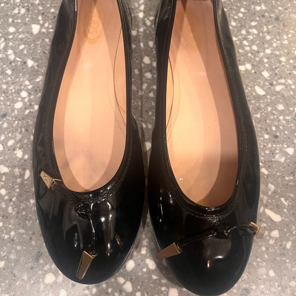 Tod's Black Patent Leather Ballet Flats